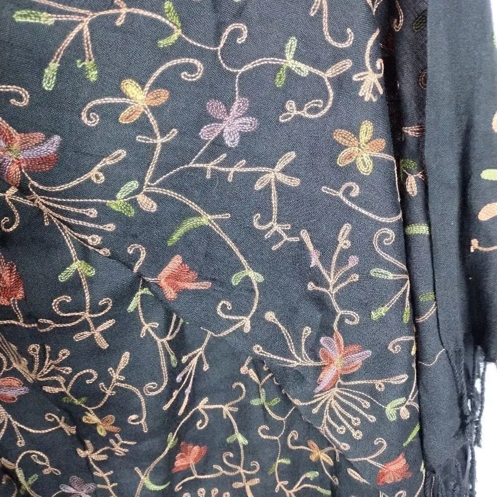 Embroidered scarf  - Picture 2 of 4
